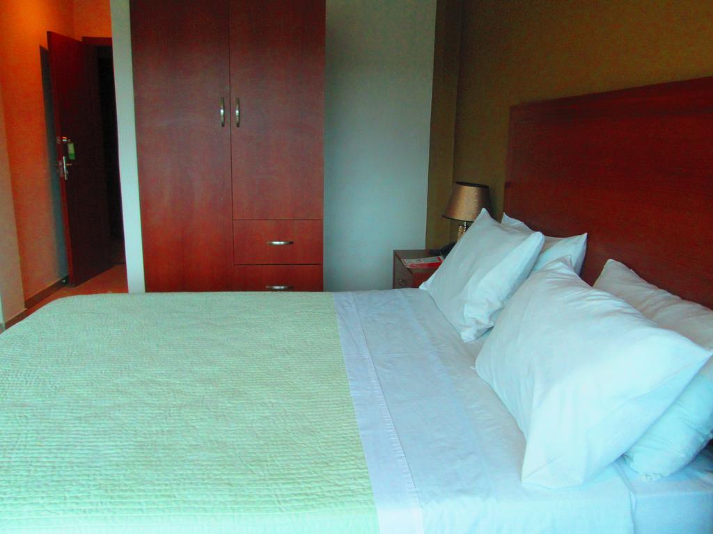 Hotel Garzota Inn Guayaquil Exterior photo