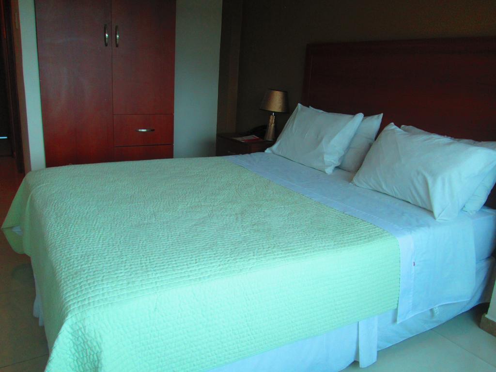 Hotel Garzota Inn Guayaquil Exterior photo