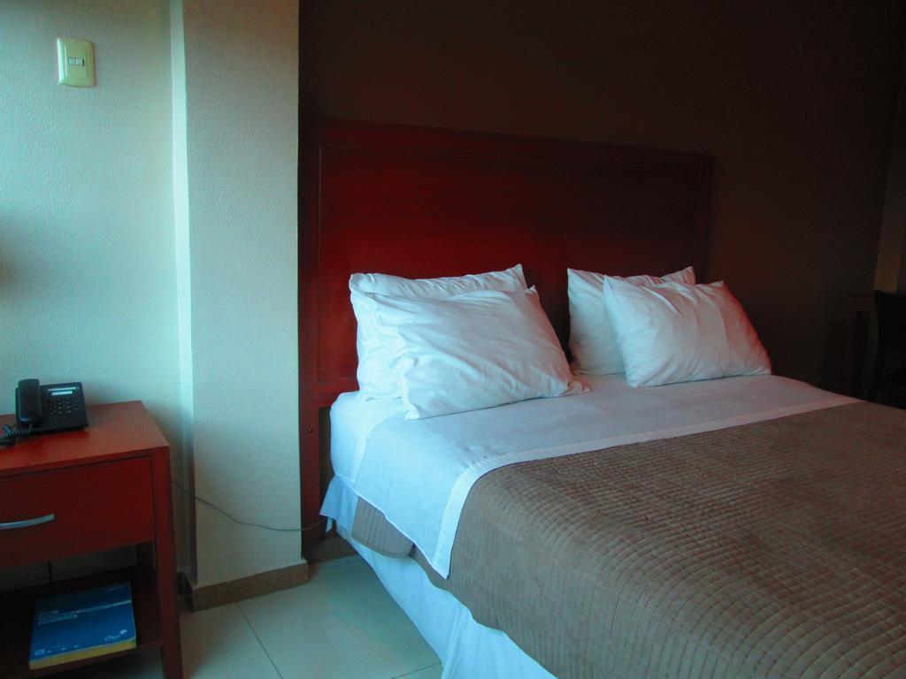 Hotel Garzota Inn Guayaquil Exterior photo